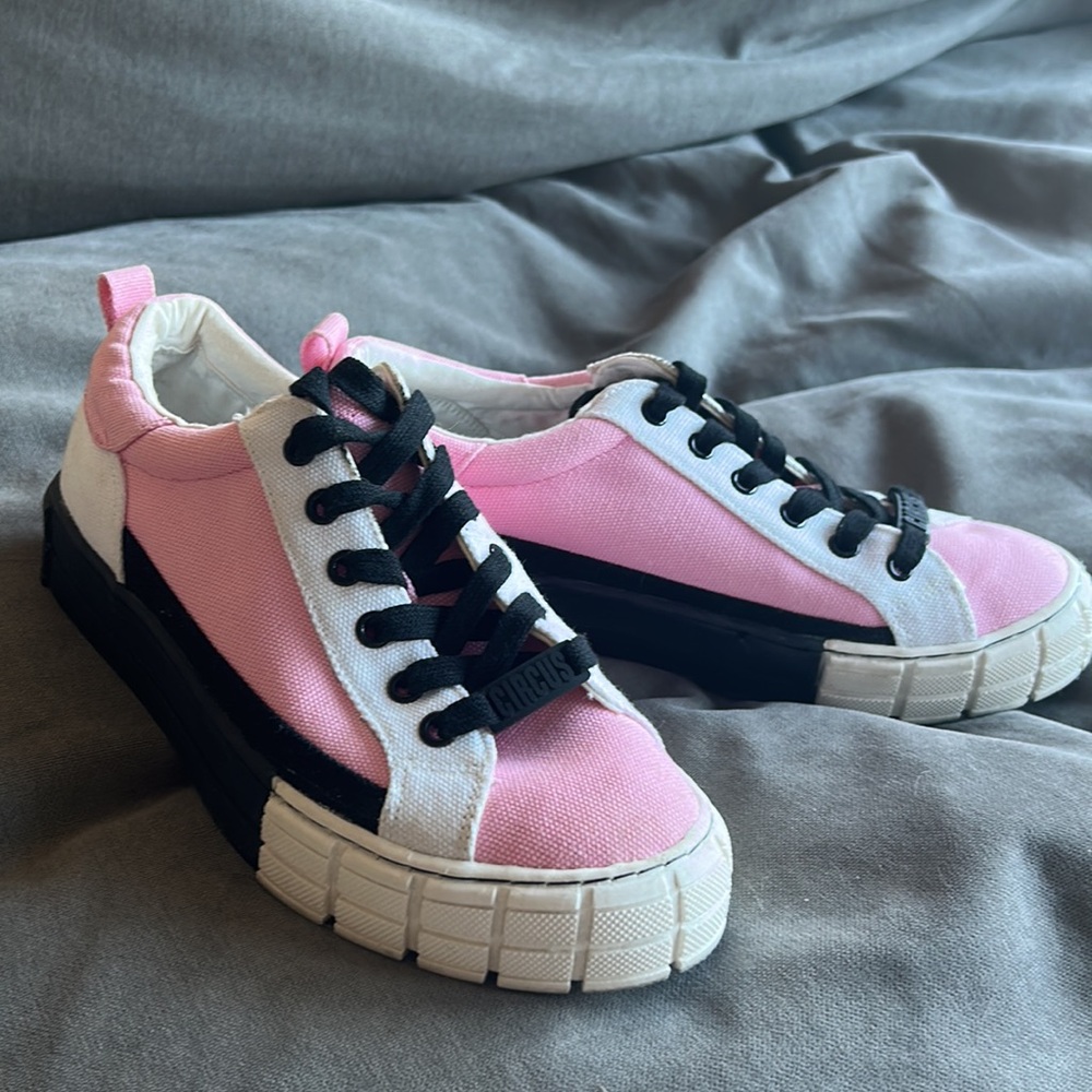 Circus tennis shoes